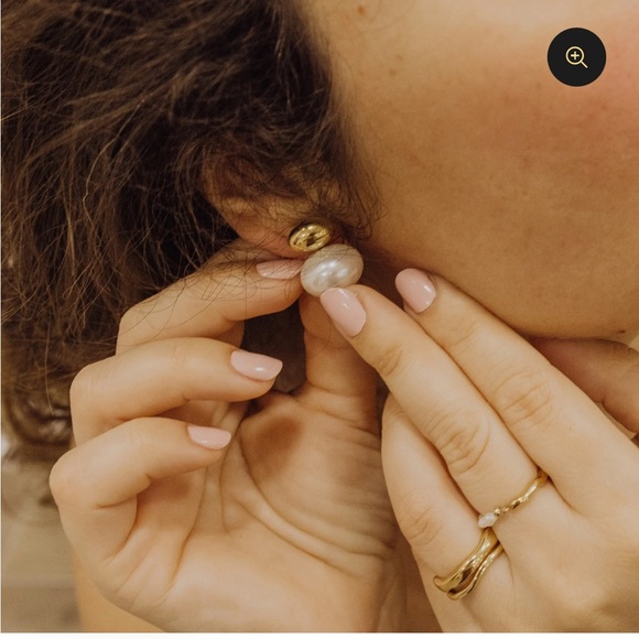 Pearl Earrings - Picture 2 of 4